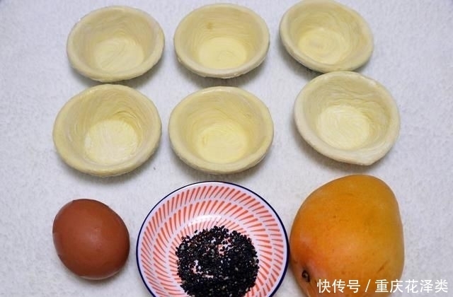  搭配|不用揉面不用醒，简单几步做芒果派，搭配芒果汁味道比买的还好吃
