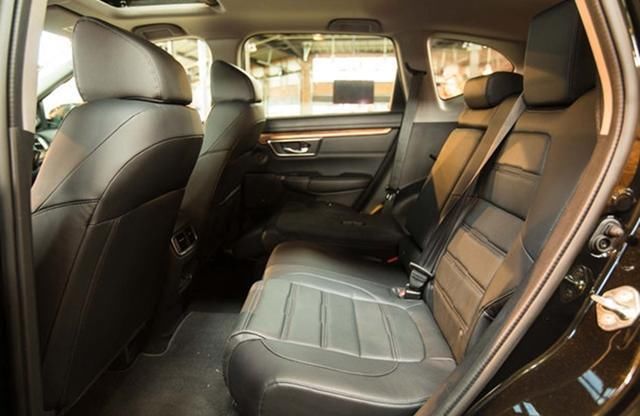  占用|私家车占用消防通道，消防车直接冲过去，网友：建议直接压扁