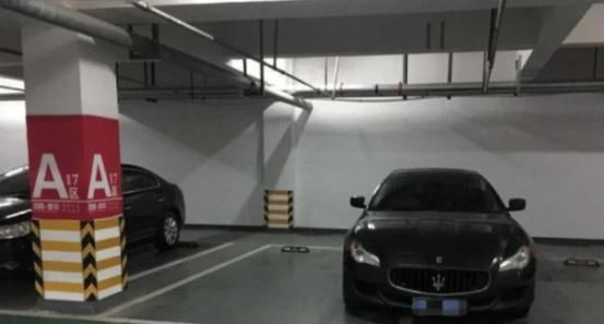  霸占|玛莎拉蒂多次霸占车位，玻璃被砸碎，网友：看你以后还敢不敢了