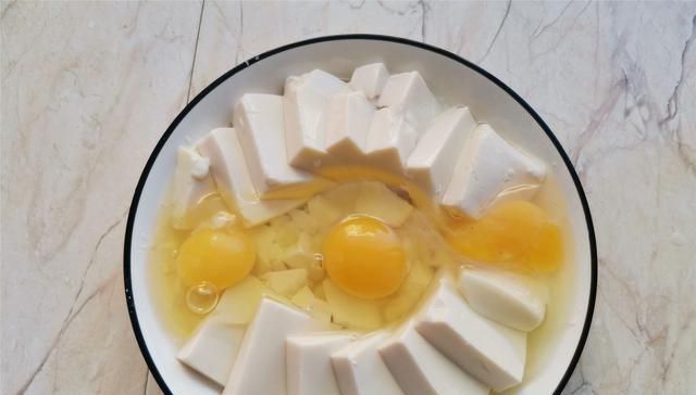 简单|豆腐和鸡蛋一起搭配做，营养又美味，做法简单容易学