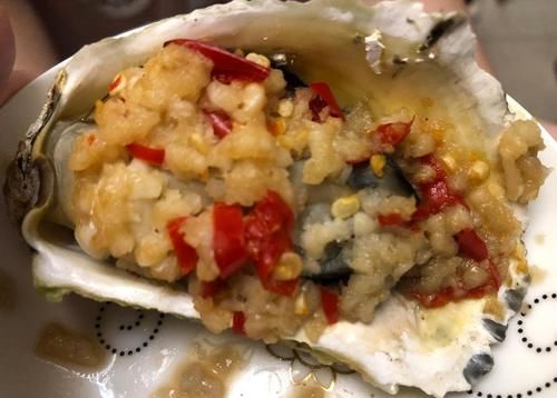  难道|撬生蚝时，难道用工具直接撬？原来一直做错，难怪这么累，又费劲