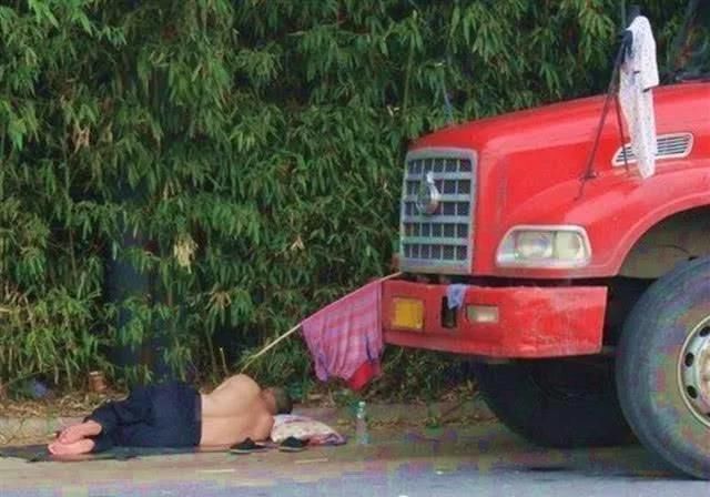  重装|货车明明带空调，为何货车司机要花钱重装一个交警真的很心酸