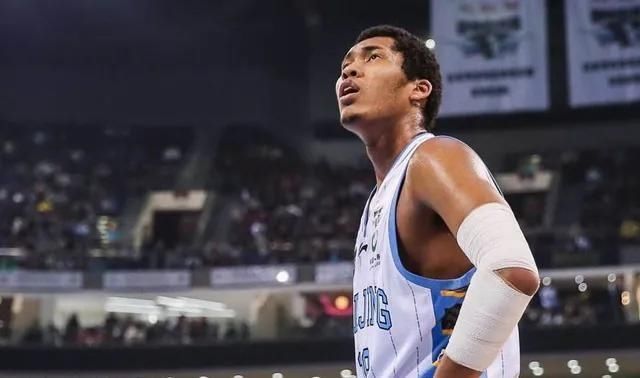  丘天|福建32分惨败，知名篮球评论员：我觉得丘天今天打得比王哲林好