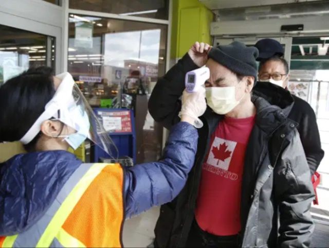  加拿大|在华人超市对员工大喊“滚回中国” 的加拿大男子去警局自首