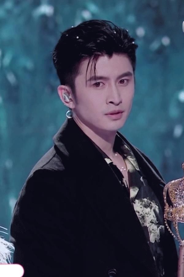  pose|明星们在舞台上的ending pose，也太搞笑了吧