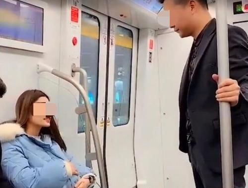 位大妈|大妈逼孕妇让座被拒，张嘴就咒＂孩子早晚得掉＂，孕妈做法太解气了