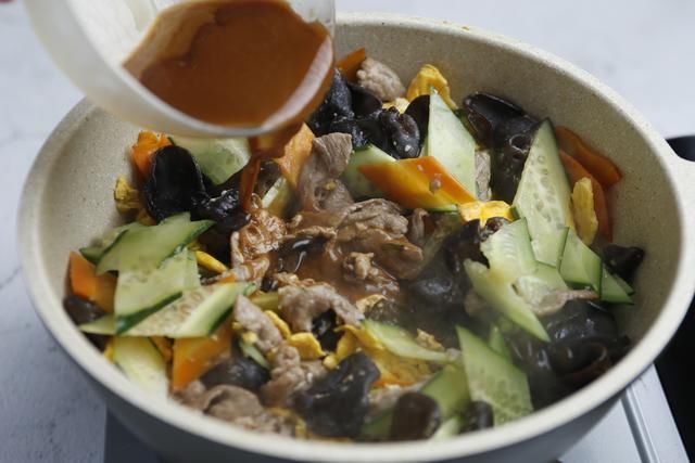 孩子|这菜是传统名菜，荤素搭配，营养丰富，孩子超爱吃