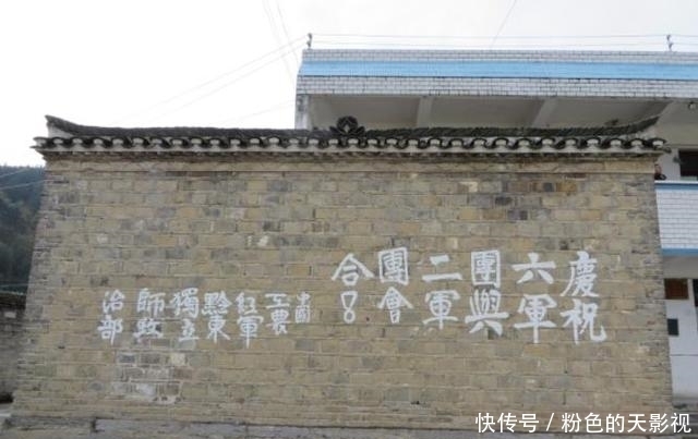 敌人|18岁就成为了师部政委,却授衔为暂授少将,亲自将肩章摘掉不戴