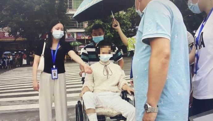  考场|广安守护“特殊”女孩高考梦