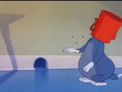 咖啡壶|猫和老鼠：汤姆对壶喝咖啡，结果壶扣到汤姆头上，汤姆又睡着了！