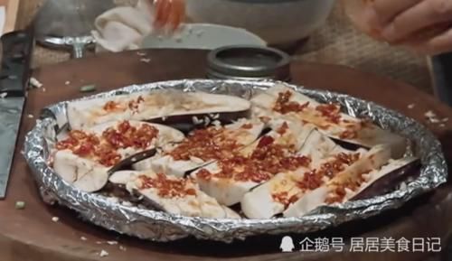  滤镜|《向往4》老狼做烤茄子！看清无滤镜下图片，难怪节目组要剪掉！