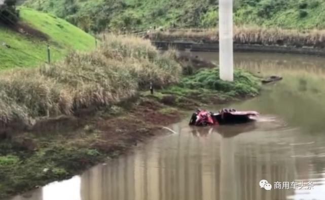 逃不出|货车坠河事故频发，为何多数司机逃不出去？