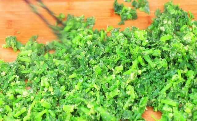  更容易蒸熟|进入三伏天，号称皇帝菜的茼蒿别错过！蒸一蒸清香脆嫩，常吃开胃