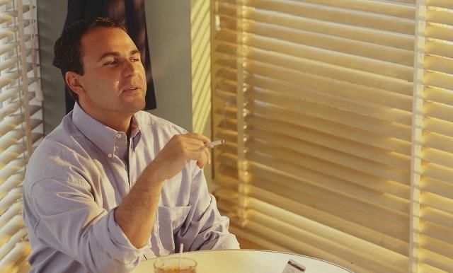  吸烟|吸烟喝酒会加速男人衰老？不要太天真，真正的衰老加速器是它