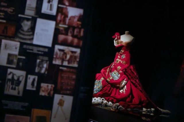  文化|杨颖 赵丽颖 黄轩等明星齐打卡，浓缩了73年DIOR文化的展览值得一看！