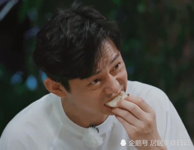  做饭|《向往4》黄磊做饭被曝造假，导演说出8字，网友：懒得装了！