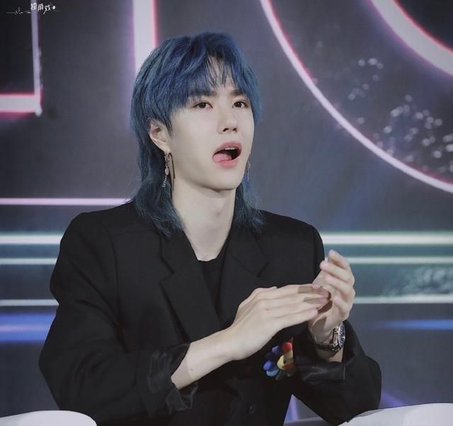  节目|王一博“口误”著名场景: 用酒代替水没什么