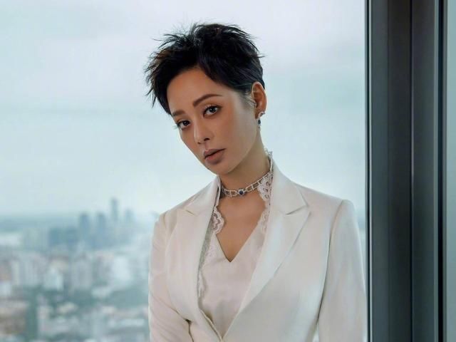  乘风破浪|《浪姐》未播已出翻版？拟邀嘉宾有何炅王一博，却被指无原版精髓