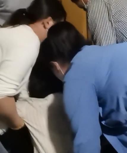  游泳|6岁男童上游泳课溺亡，挣扎到漂起来总计14分钟才被发现