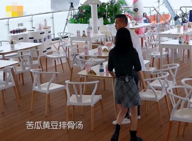  胃病|赵丽颖因胃病缺席录制，林大厨贴心送汤，她的眼神说明了一切