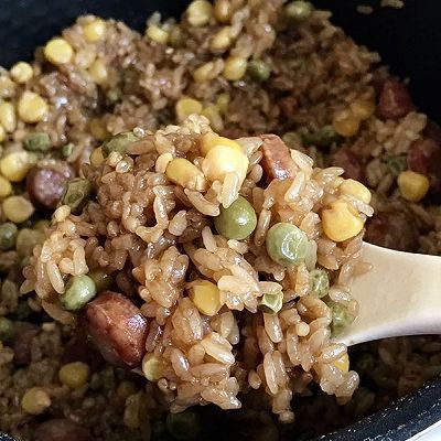 玉米|玉米豌豆腊肠糯米饭
