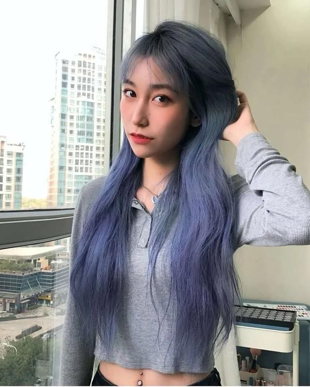  发色|别乱染发了！今夏流行这个神仙发色，洋气又显白