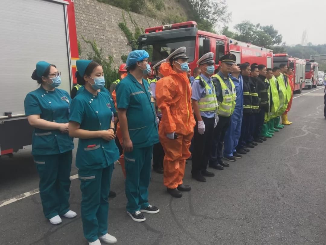  联动|高速隧道内有事故导致危化品泄漏？看河南高速交警多部门如何联动演练应急救援