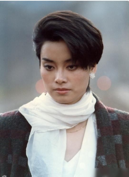  老照片|毛阿敏22岁到57岁的罕见老照片：29张照片，看尽她曲折离奇的一生