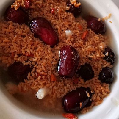  枸杞|红枣枸杞糯米酒炖鸡爪