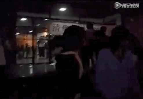  眼泪|12年后这一幕重上热搜，才发现我们都欠2008一场眼泪