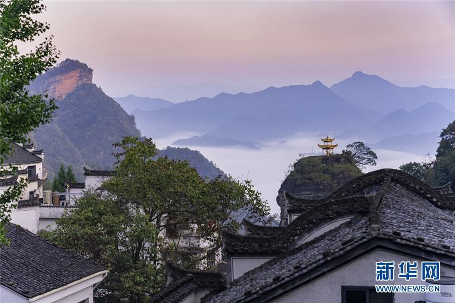  粉墙黛瓦|粉墙黛瓦齐云山