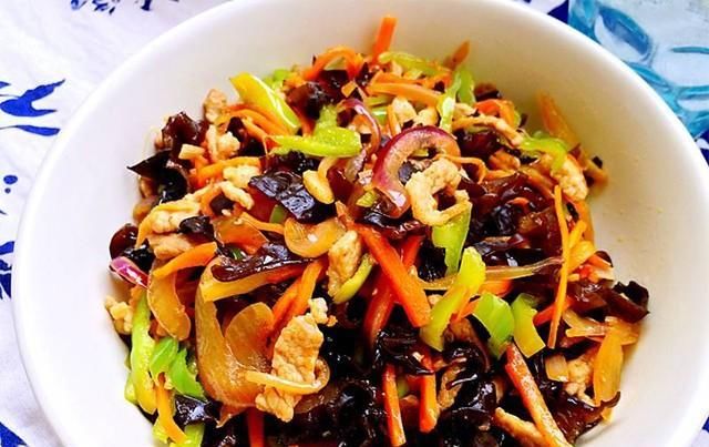  鲜嫩|青椒炒肉丝的12种做法，肉丝鲜嫩青椒爽口，开胃下饭的美味家常菜