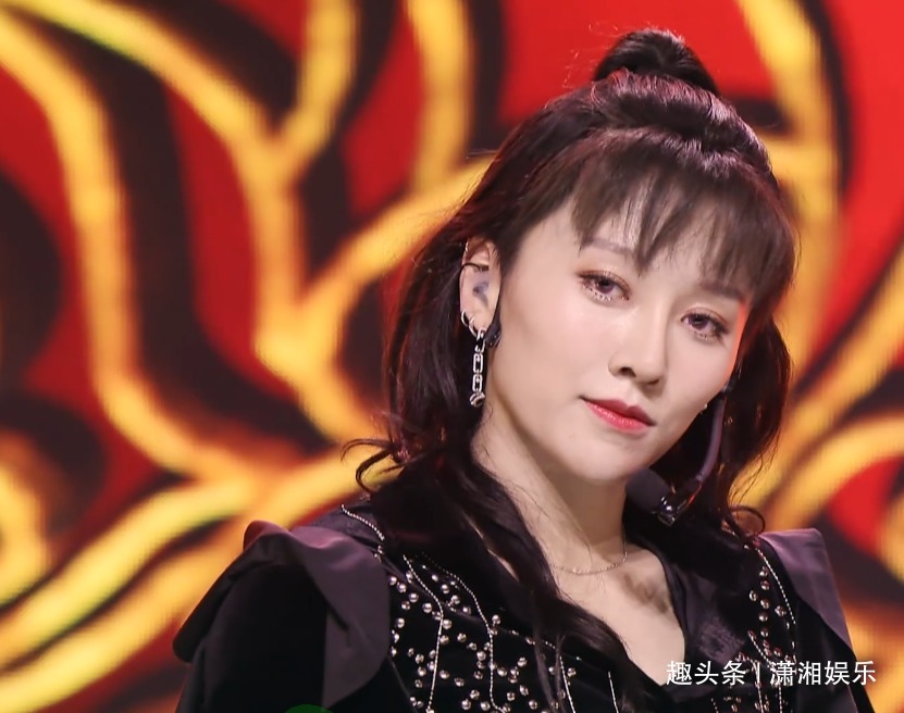 竞选C位|C位输给金子涵,长发造型被吐槽,刘雨昕雪上加霜