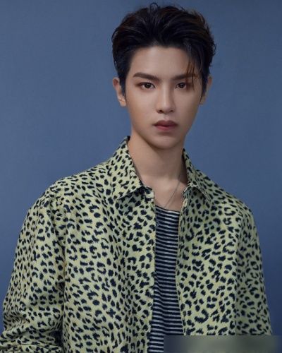 支持|黄明昊为首专宣传时,只有1位大咖前来支持,看清是谁:意料之中