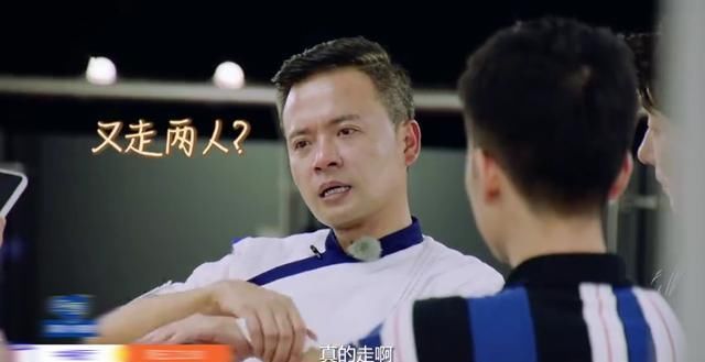  是因为|赵丽颖《中餐厅》崩溃大哭真相，原来是因为黄晓明冯伟卡斯柏离开