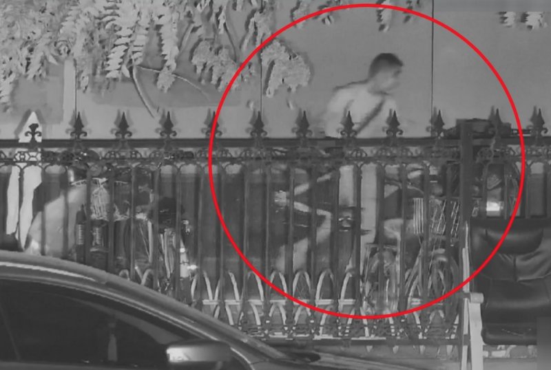  直播|盗窃自行车被“直播” 男子正撬锁民警到了