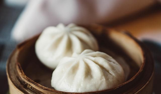  担心|韭菜鸡蛋包子家常做法，独享美味，不用担心口气问题啦