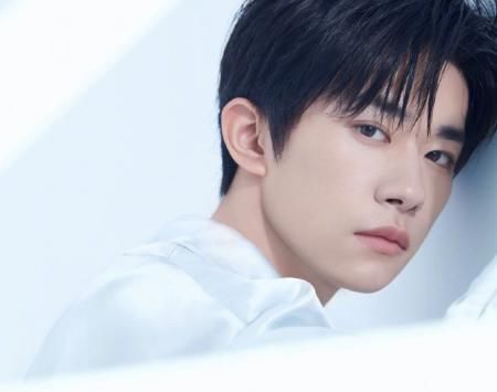  王一博|明星势力榜大换血：王一博第一，蔡徐坤第八千玺第九，THE9仅孔雪儿上榜