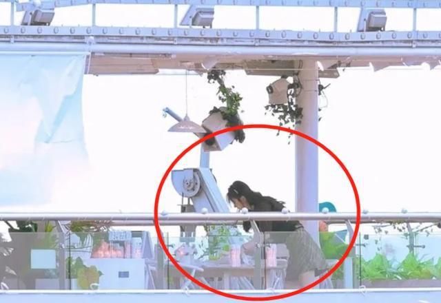  中餐厅4|顶流小花相遇会擦出怎样的火花？赵丽颖在《中餐厅》碰上杨超越了