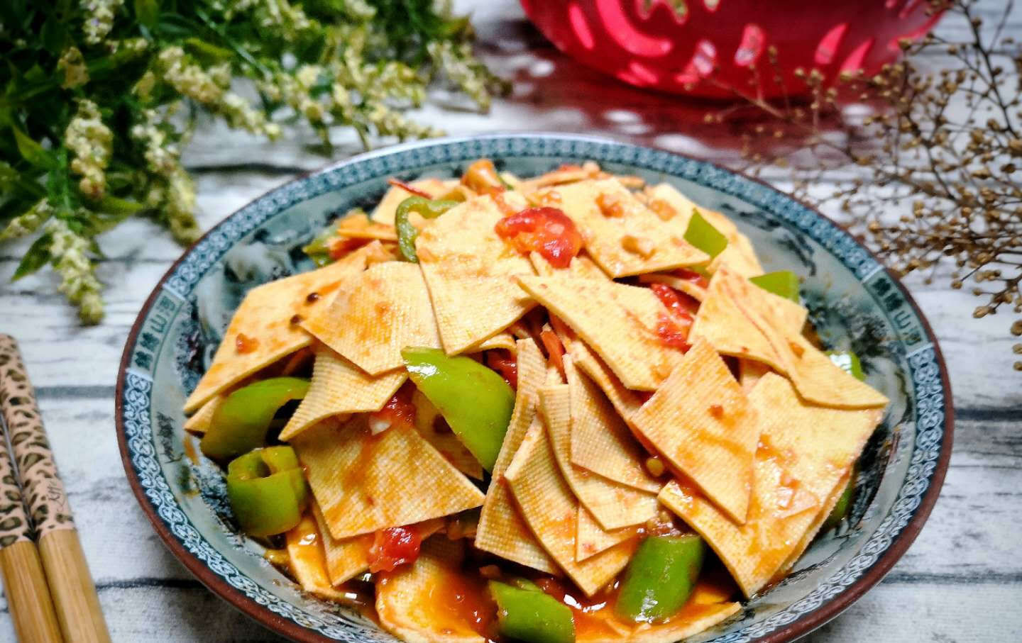  西红柿炒豆|8月不吃肉，也要给孩子吃它，3元一斤，蛋白质含量极高，比肉还香