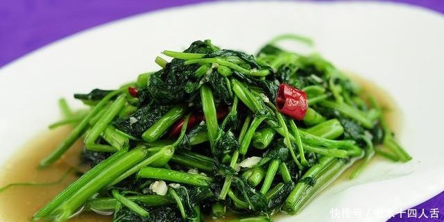  好吃|空心菜一炒就黑，焯水加醋都没用，大厨教你1招，空心菜翠绿入味