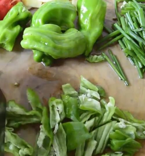  香辣|爆炒鸡块，一道香辣鲜美的家常菜，按照步骤学，也能做出饭店味道