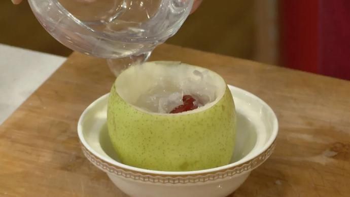 小梨盅|【养生厨房】今日菜品——《雪梨咕咾肉+小梨盅》