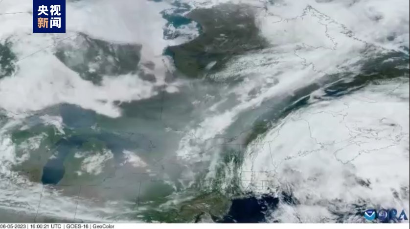 卫星图像显示烟雾从加拿大扩散至美国