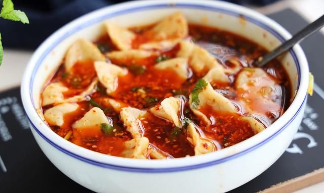  2勺|自制的美味早餐，香软柔滑，比普通水饺好吃更有滋味，特别回味