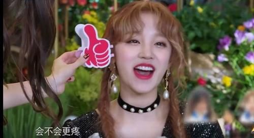  多观众都|宋雨琦用脚踢baby的脸时，有谁注意baby的表情，不装了？