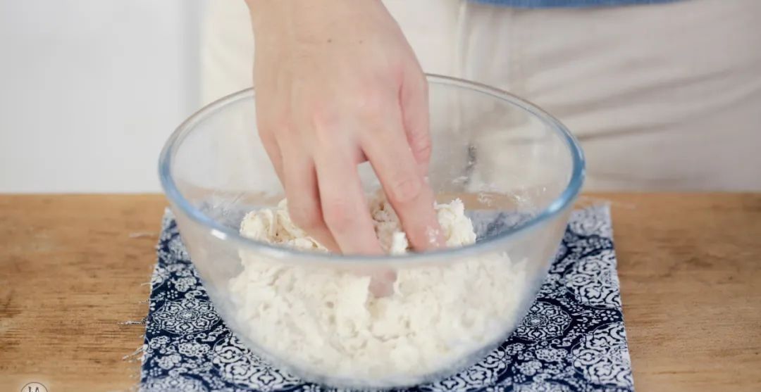  面粉|皮薄馅厚，内在鲜美的柳叶素菜包，热腾腾的来上一笼可好？