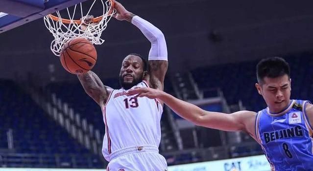 国家队|场场比赛喷裁判！放着外援不用，揪着赵睿不放，这还执教国家队？