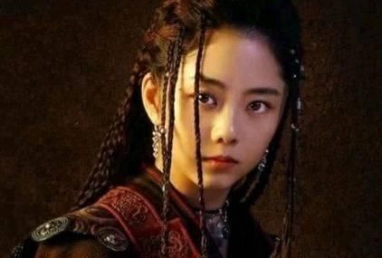 谭松韵|凭“袁今夏”走红，谭松韵官宣新剧，合作男主是大家熟悉的他