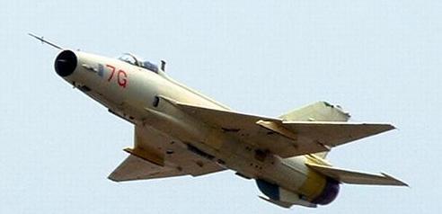  服役|最早一批的歼10都退役了，上世纪的老爷货，歼7为何还在服役